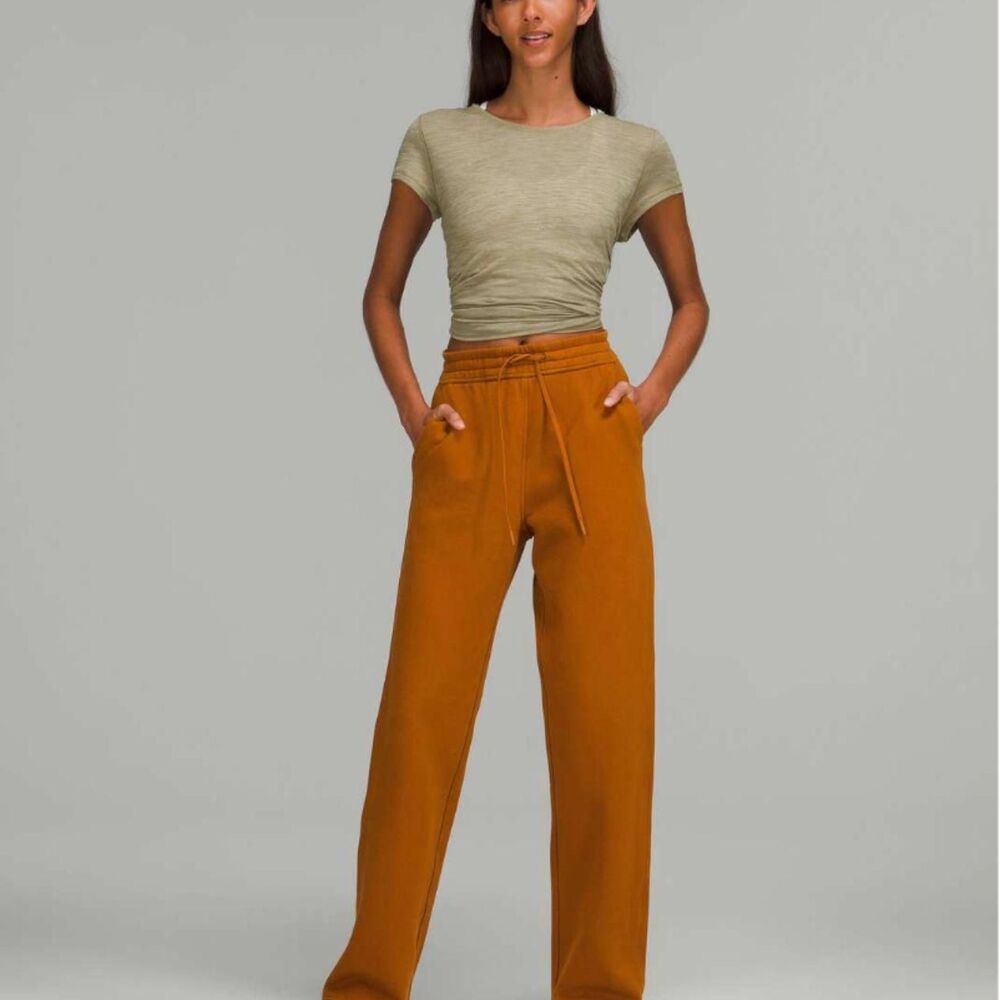 Lululemon Loungeful Straight Leg Sweatpants in Butternut Brown - Size 4